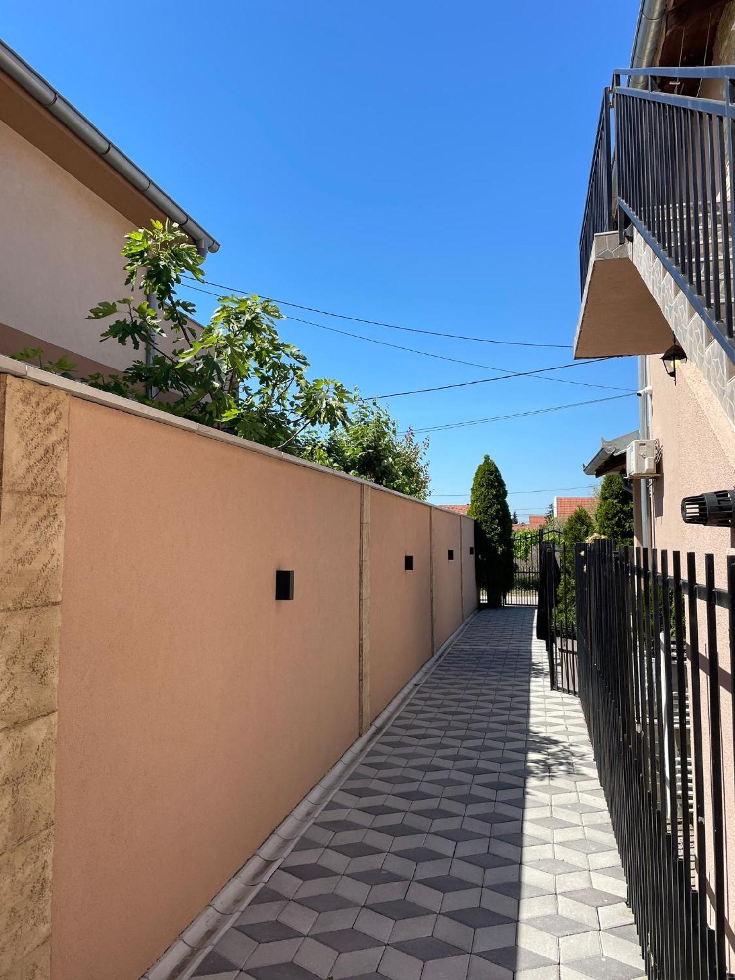 Apartman Diamond Lux Surcin Luaran gambar