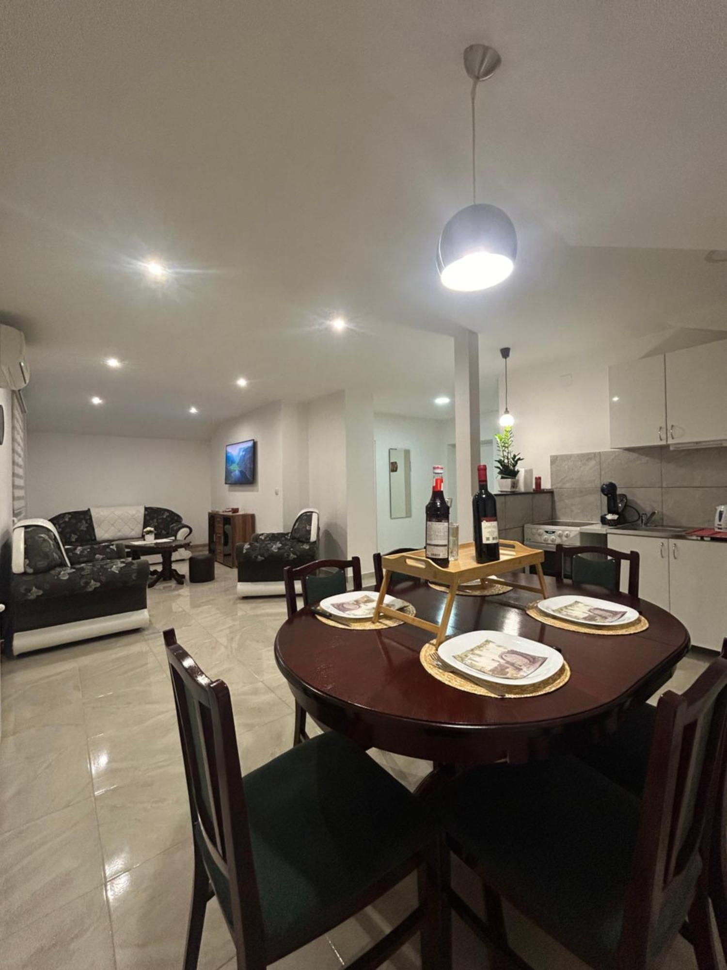 Apartman Diamond Lux Surcin Luaran gambar